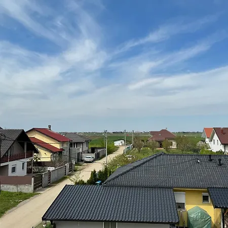 Appartamento Belgrade Airport Luxury 2 *